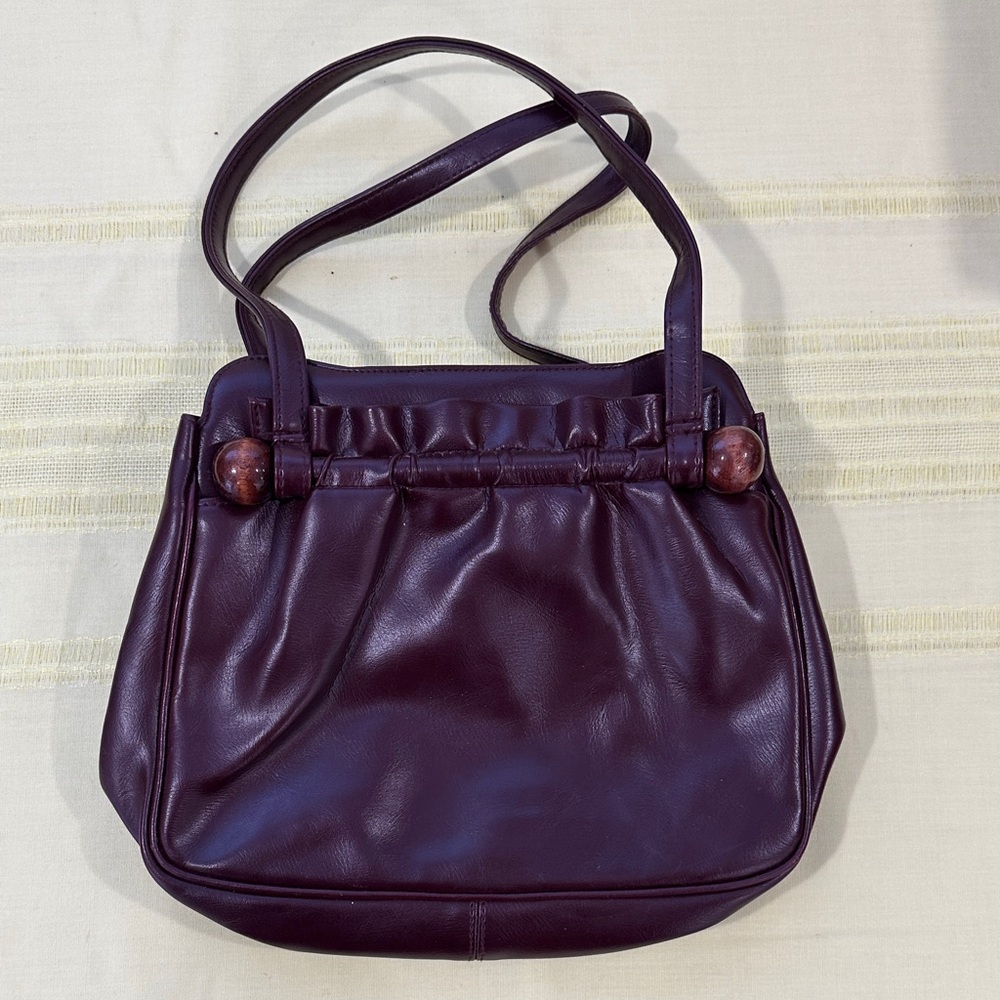 Elegant Burgundy Leather Handbag